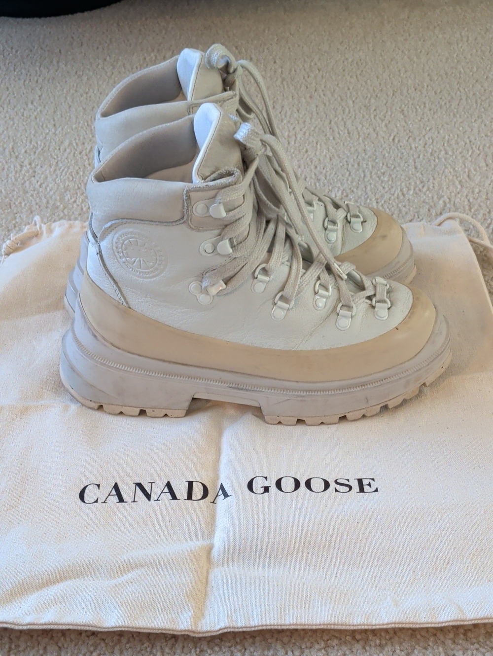 Canada Goose Women's Light Beige Lace-Up Platform Hiking Boots Size 8